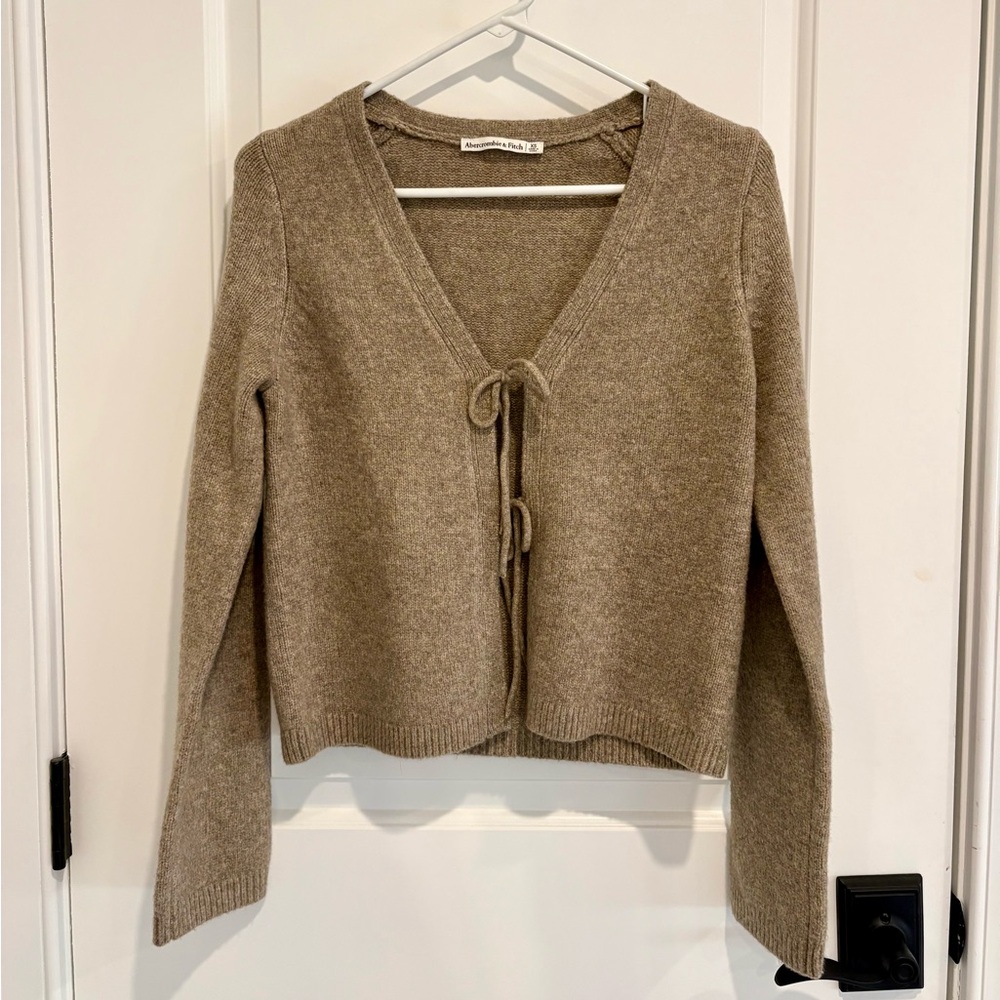 🎀Abercrombie Tie Front Cardigan🎀 - Picture 2 of 7